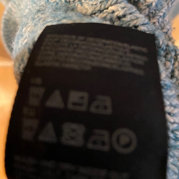 Tommy Hilfiger turquoise crew neck/cable knit sweater - size medium - Picture 7 of 9